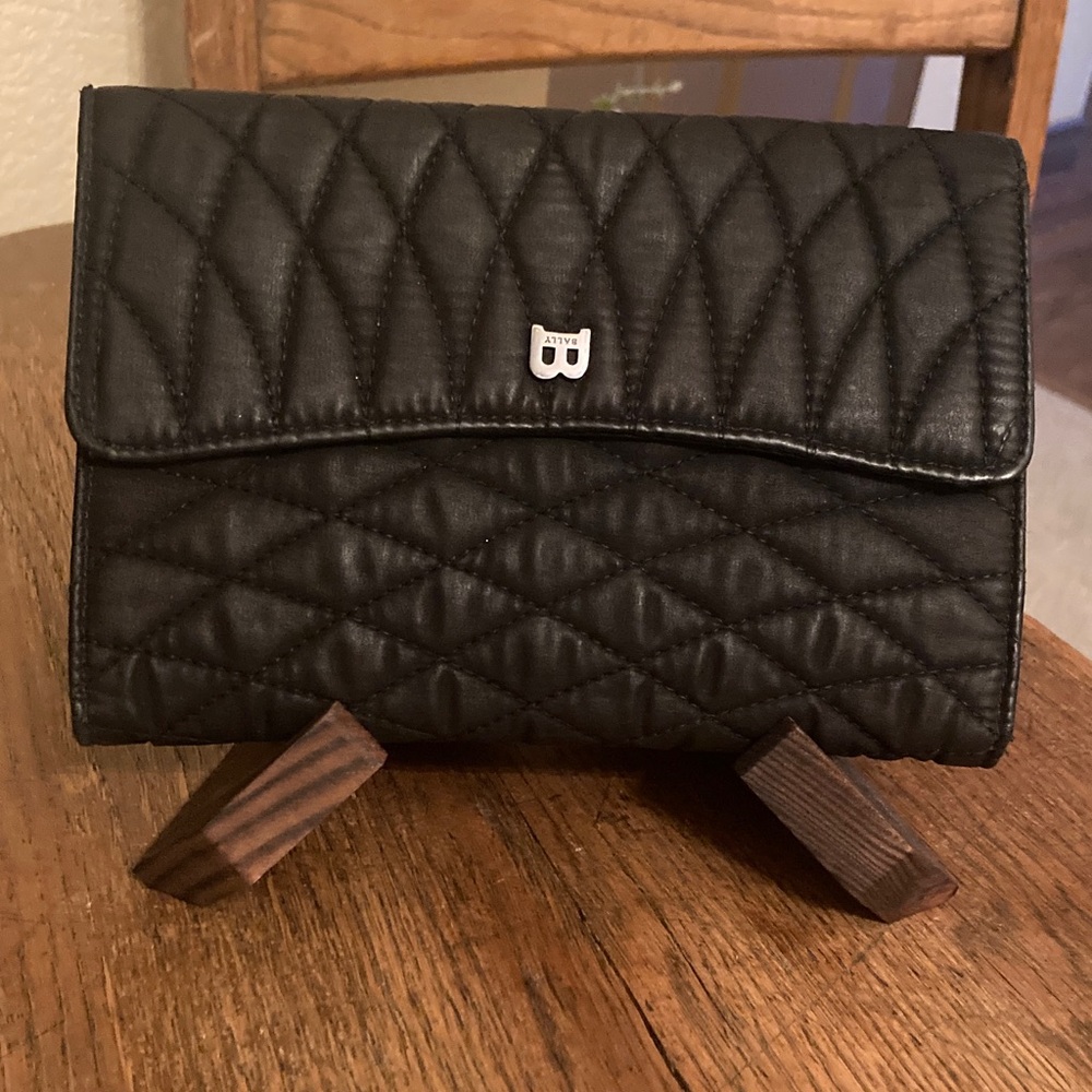 Bally Quilted Nylon & Patent Leather Wallet EUC